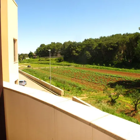 Facile - Via Memorie 45 *