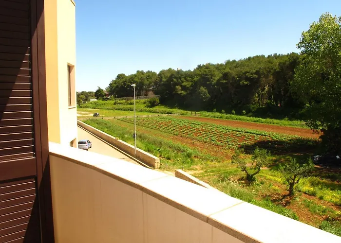 Facile - Via Memorie 45 *