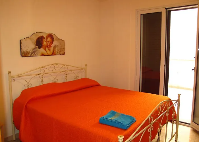 Facile - Via Memorie 45 *