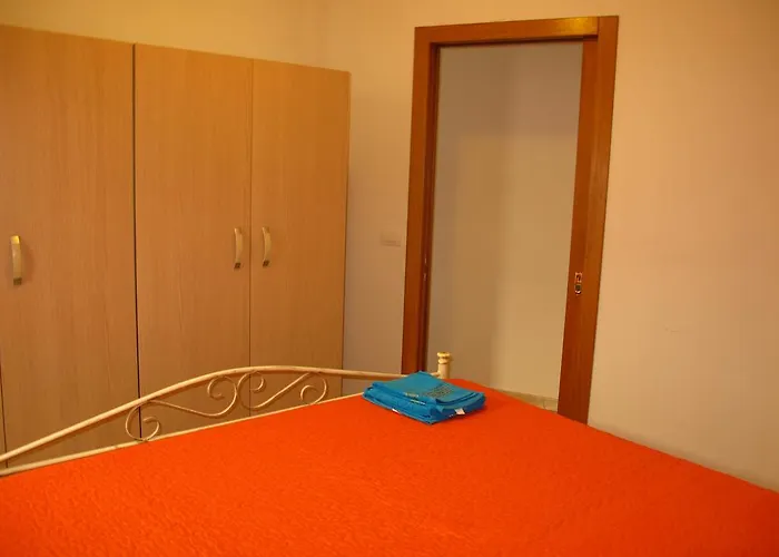 Facile - Via Memorie 45 *