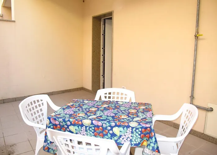 Facile - Via Memorie 45 *